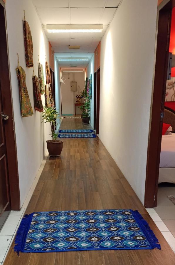 Forest Paradise Inn Teluk Bahang Private Malay Traditional House Concept Hotel By Wan エクステリア 写真