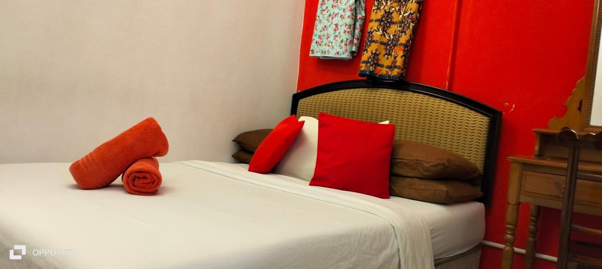 Forest Paradise Inn Teluk Bahang Private Malay Traditional House Concept Hotel By Wan エクステリア 写真